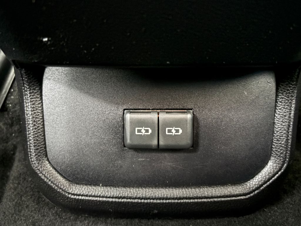 Thumbnail: 2022 Toyota Highlander - 20