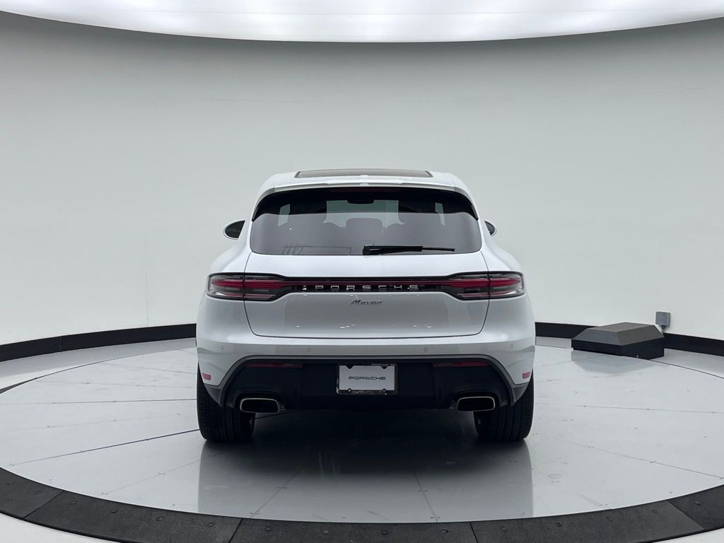 2025 Porsche Macan  8