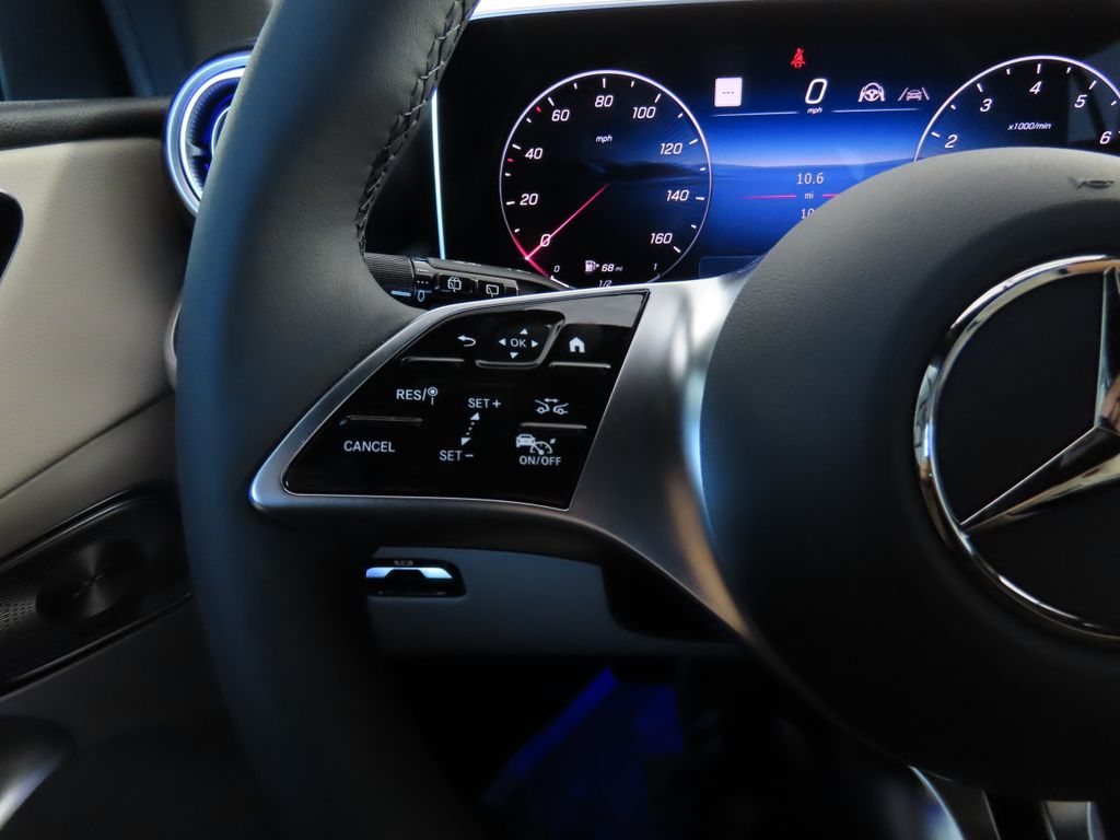2025 Mercedes-Benz GLC 300 11
