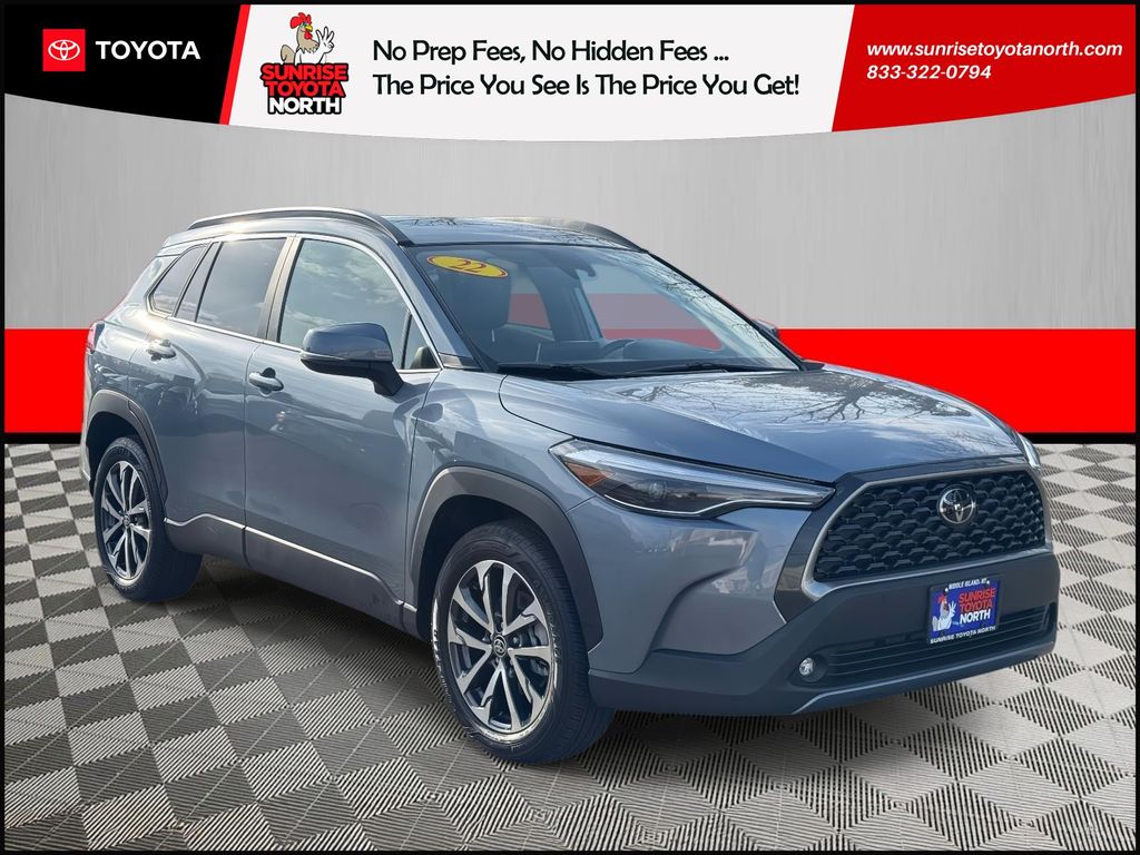 2022 Toyota Corolla Cross XLE's photo