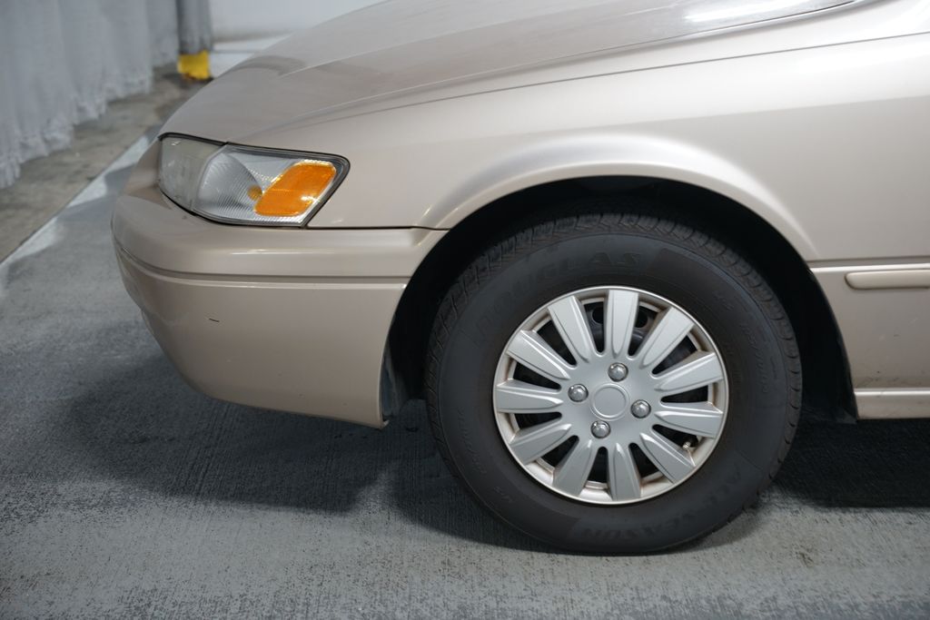 Thumbnail: 1997 Toyota Camry - 5