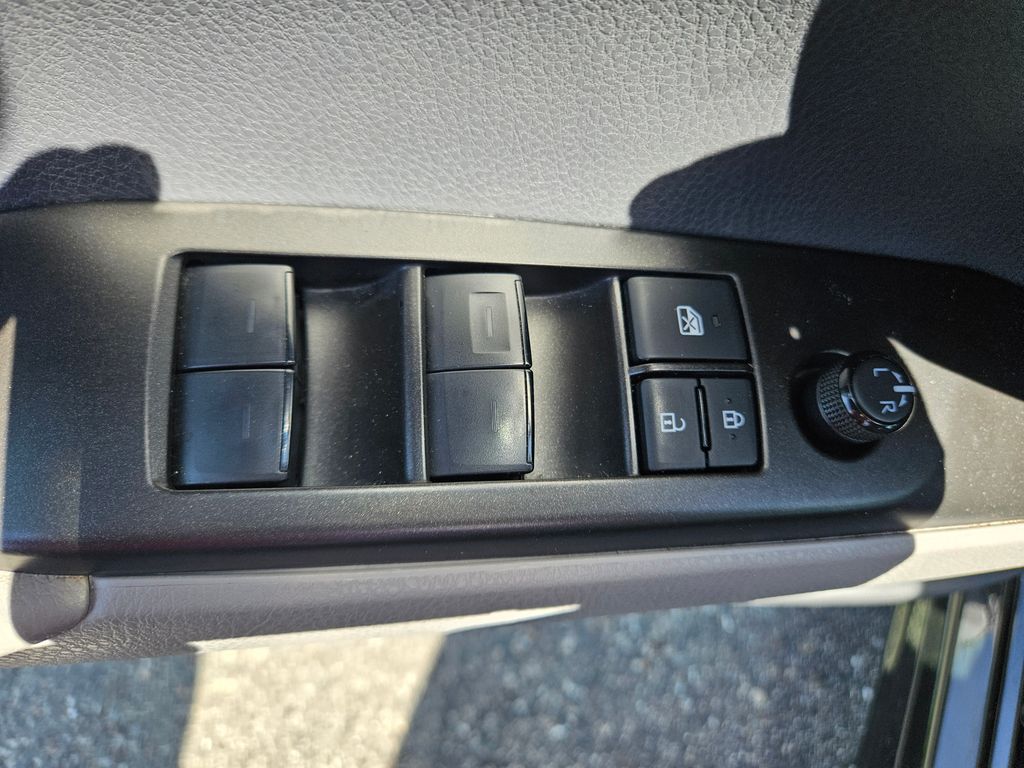 Thumbnail: 2024 Toyota Camry - 17