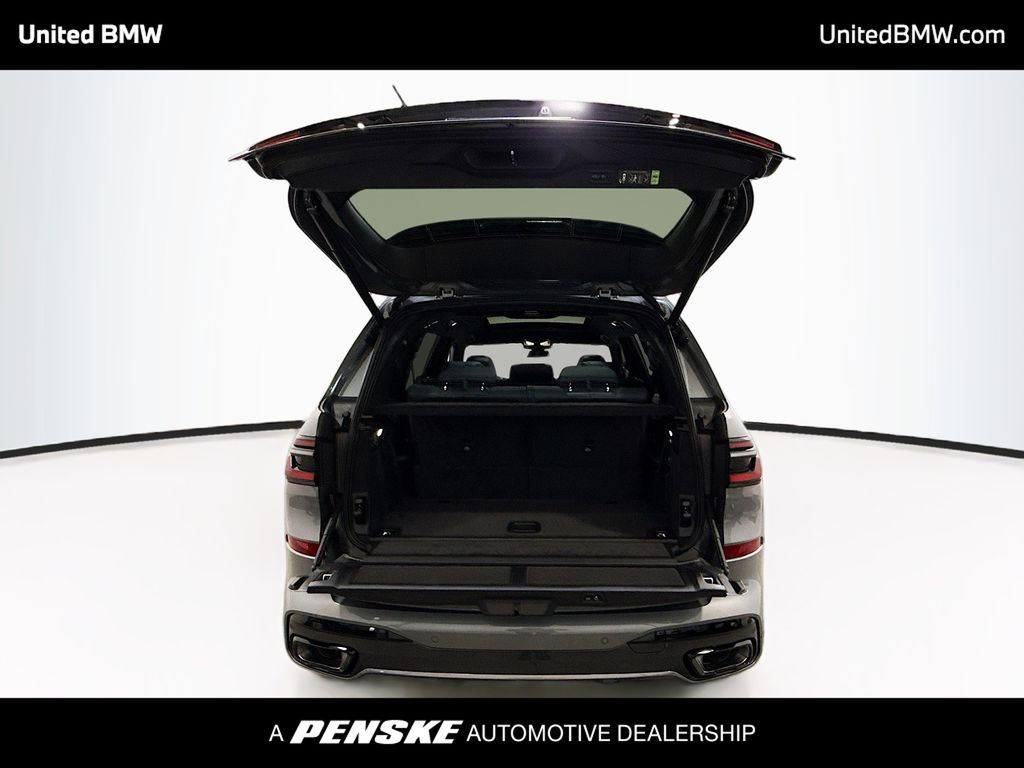 Thumbnail: 2027 BMW X7 - 15