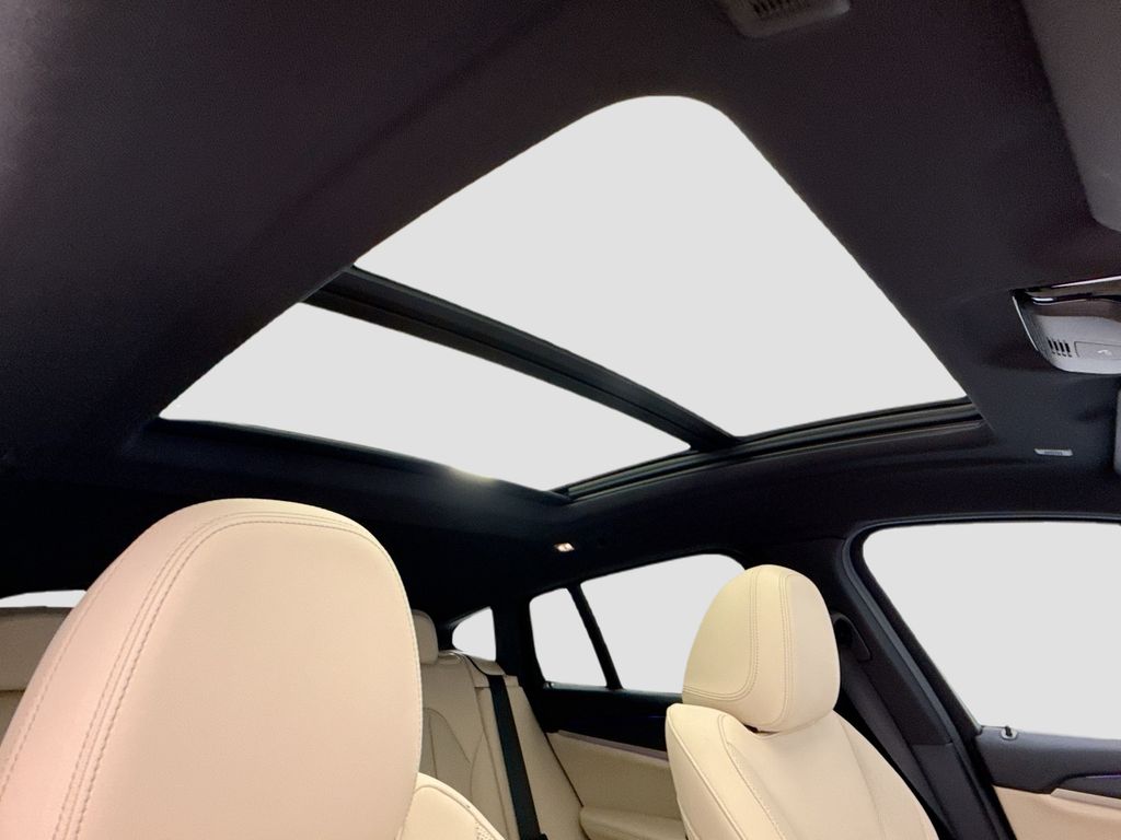 Thumbnail: 2024 BMW X4 - 17
