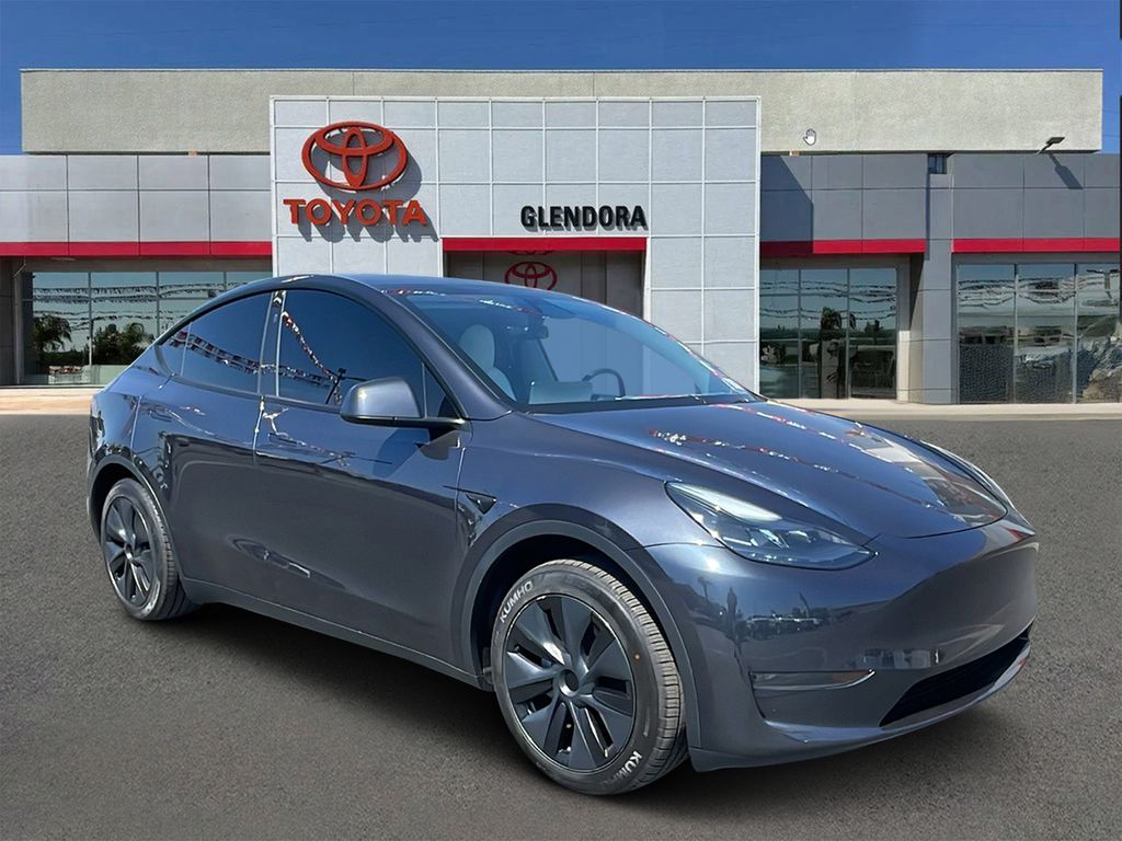 2024 Tesla Model Y Long Range Rear Wheel Drive's photo