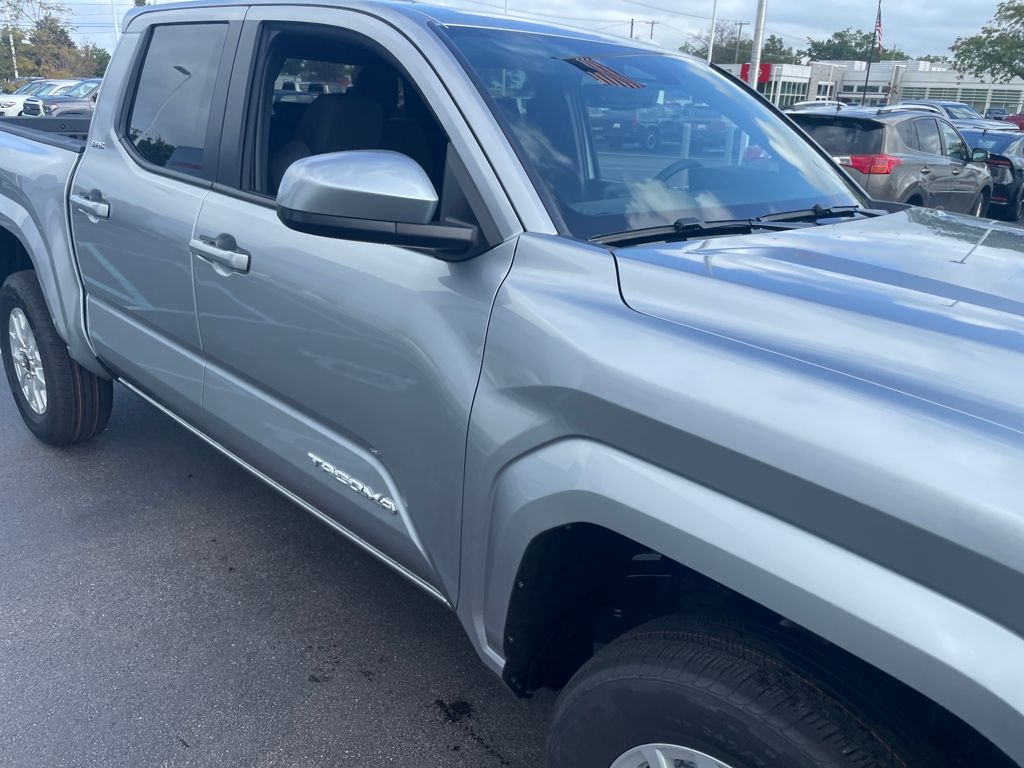 2025 Toyota Tacoma SR5 Double Cab photo 14
