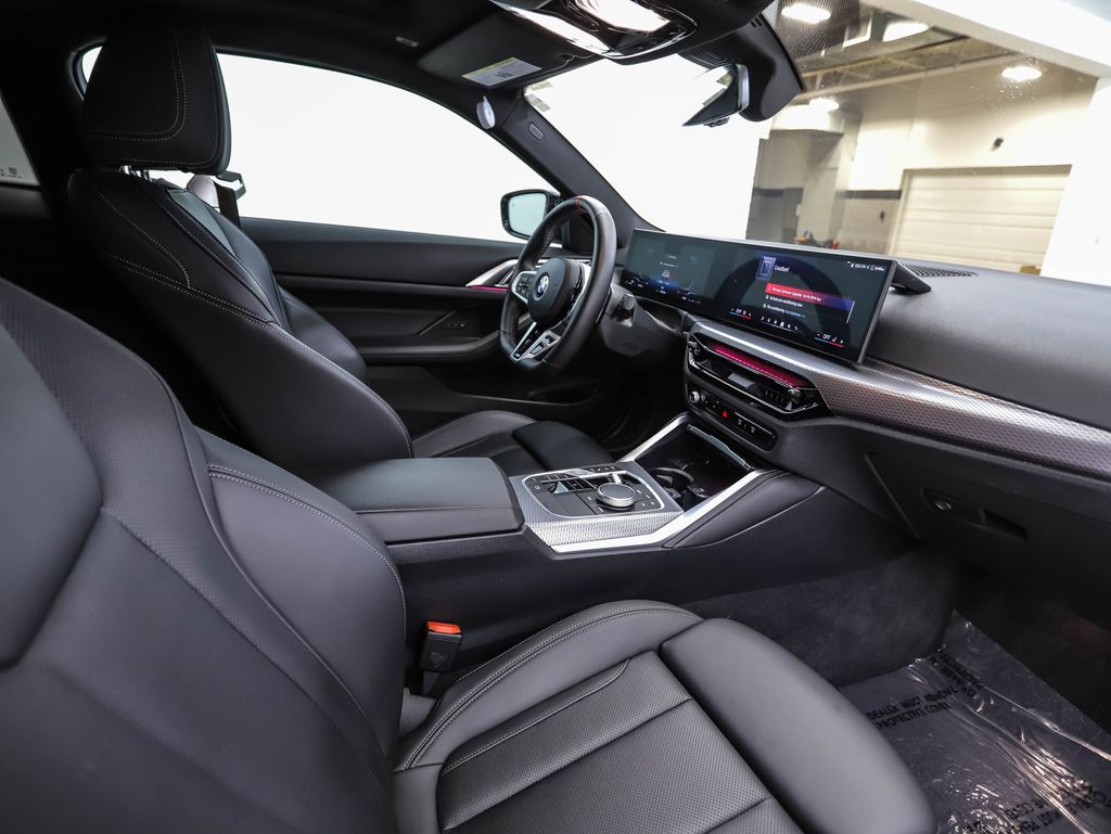 Thumbnail: 2025 BMW 4 Series - 24