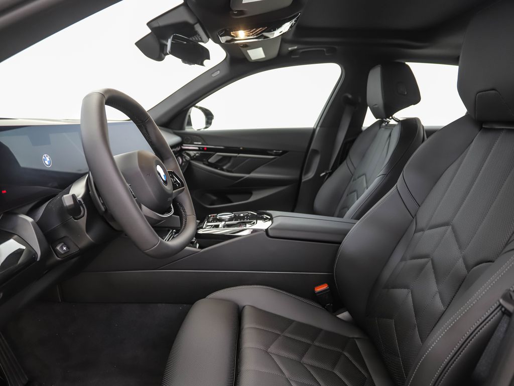 Thumbnail: 2026 BMW 5 Series - 12