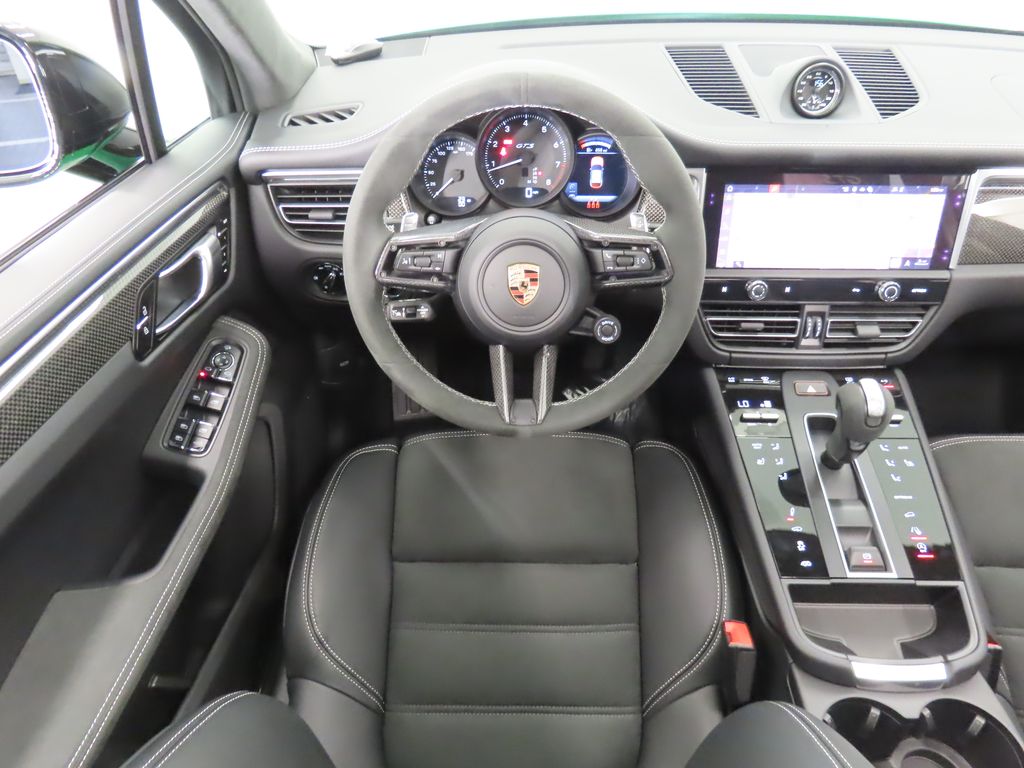 Thumbnail: 2025 Porsche Macan - 16