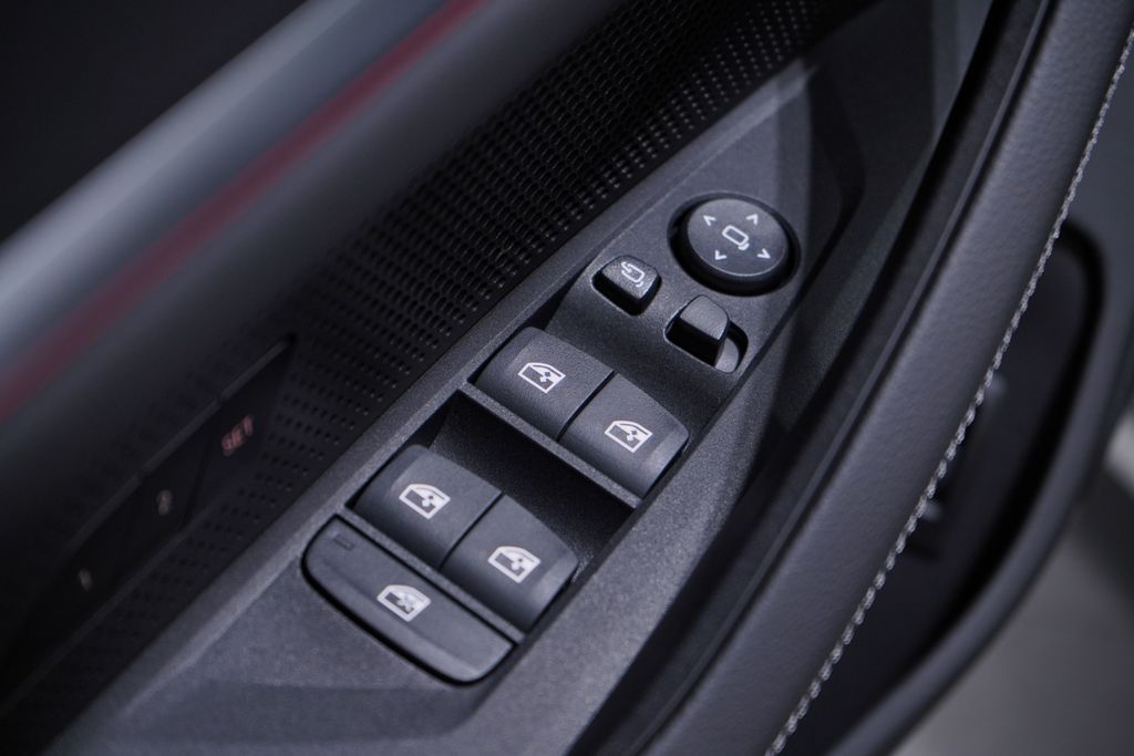 Thumbnail: 2025 BMW i4 - 11