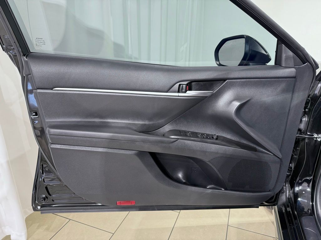 2023 Toyota Camry SE 14