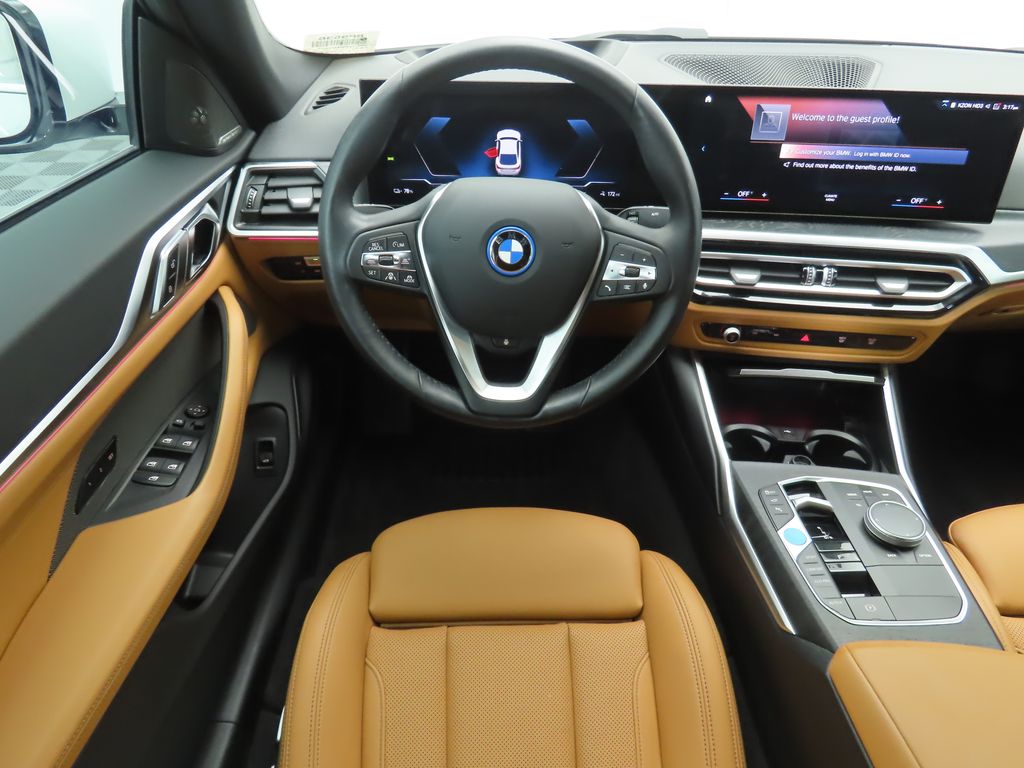 Thumbnail: 2023 BMW i4 - 10