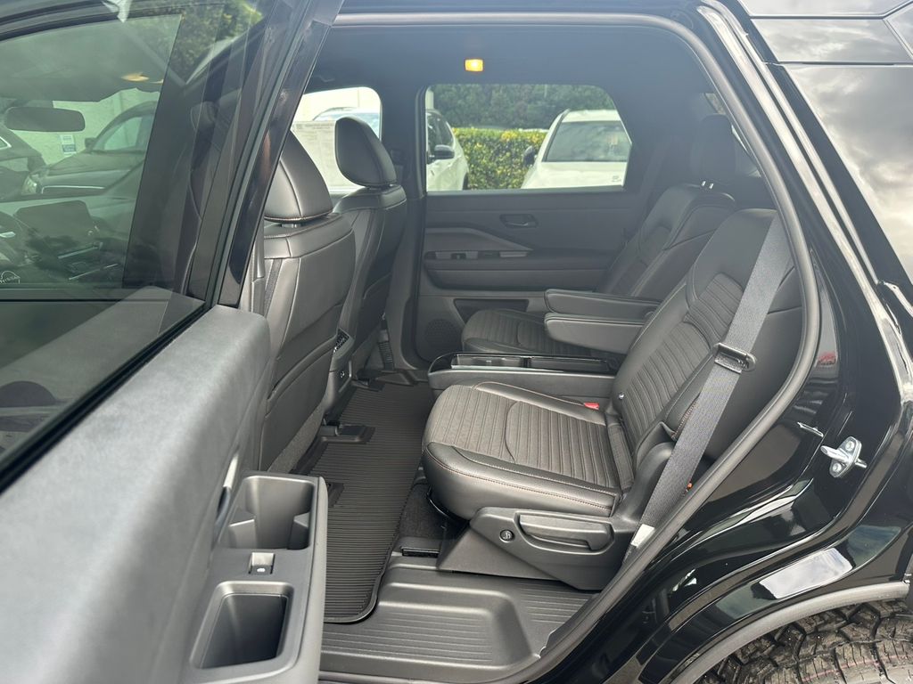 2025 Nissan Pathfinder Rock Creek