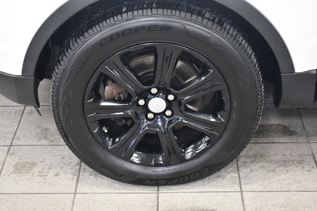 Thumbnail: 2017 Land Rover Range Rover Evoque - 12