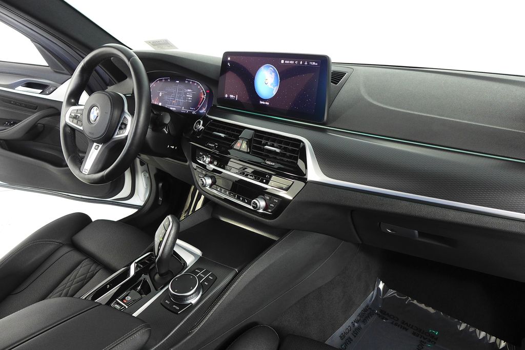 Thumbnail: 2023 BMW 5 Series - 13