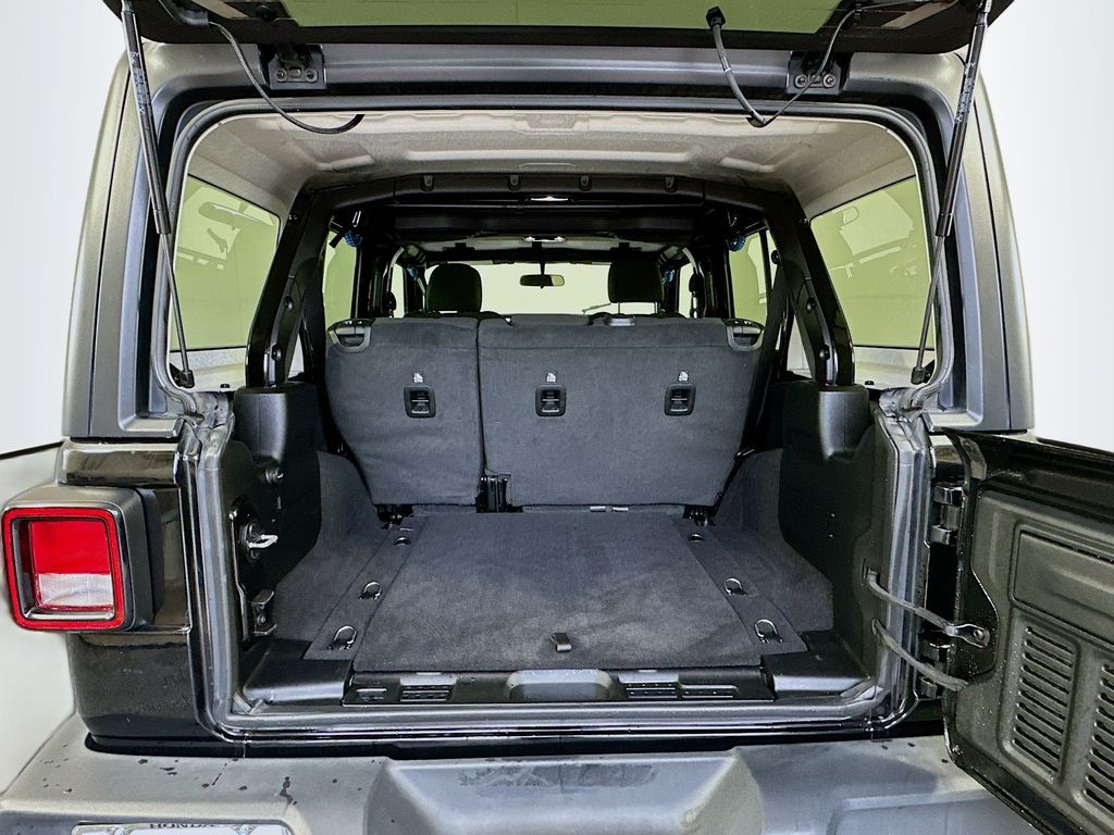 Thumbnail: 2020 Jeep Wrangler - 25