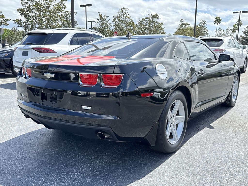 Thumbnail: 2011 Chevrolet Camaro - 11
