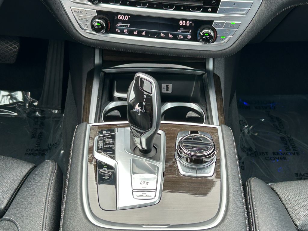 Thumbnail: 2018 BMW 7 Series - 26
