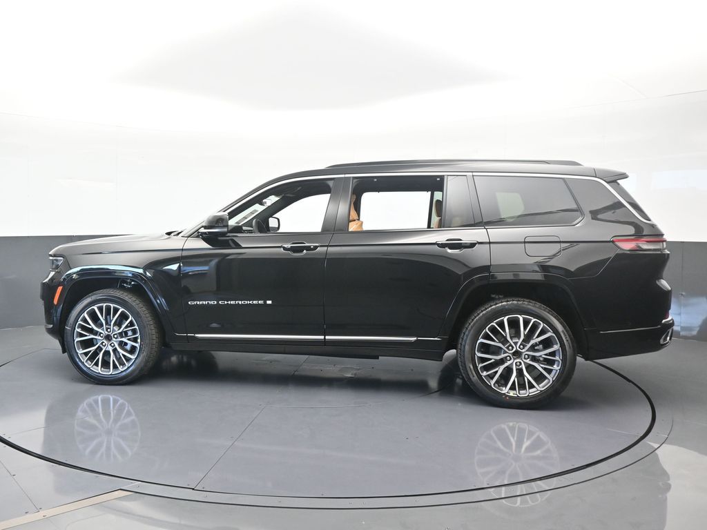 New 2025 Diamond Black Crystal Pearlcoat Jeep Summit image 3