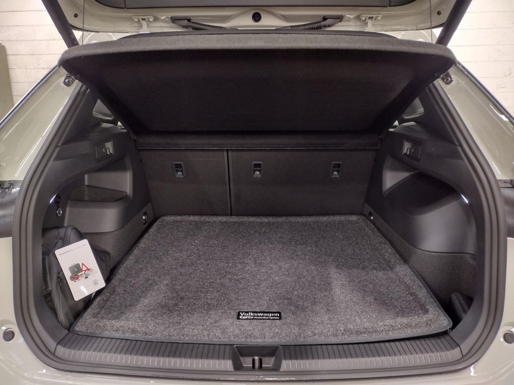 2025 Volkswagen Tiguan 2.0T SEL R-Line