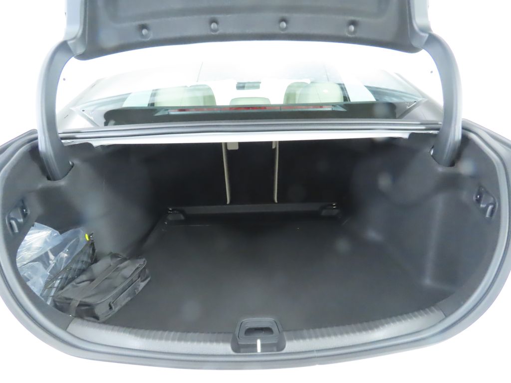 Thumbnail: 2025 Mercedes-Benz C-Class - 29