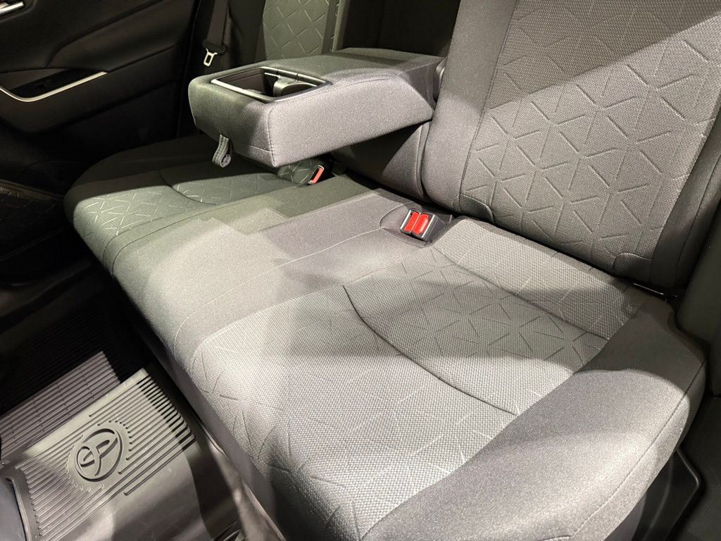 Thumbnail: 2023 Toyota RAV4 - 21