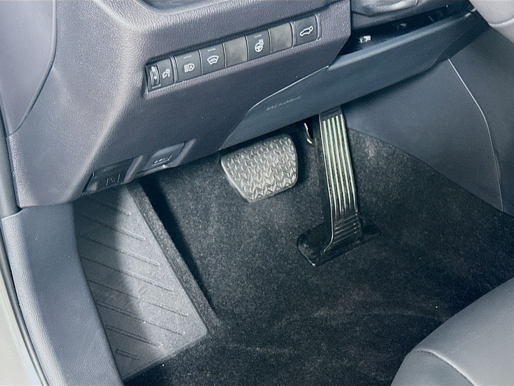 Thumbnail: 2025 Toyota RAV4 - 10