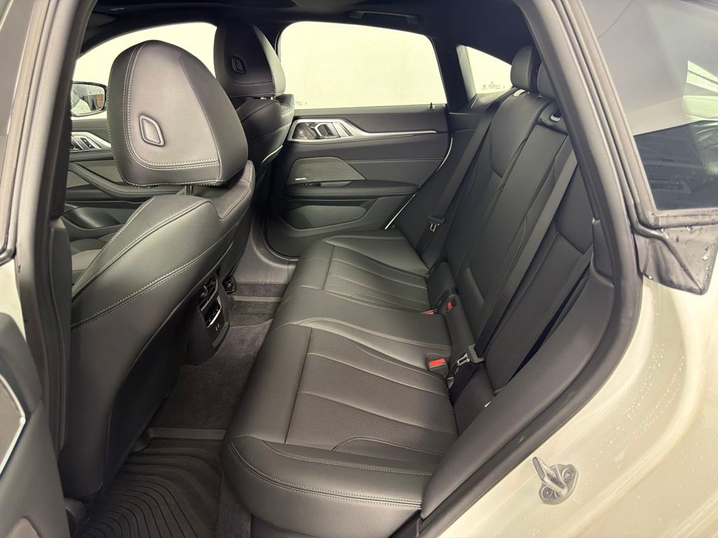 Thumbnail: 2026 BMW 4 Series - 17