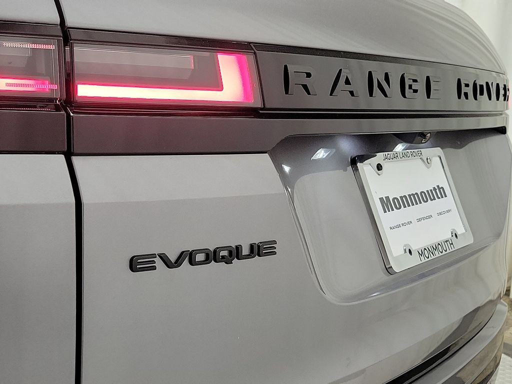 2025 Land Rover Range Rover Evoque Dynamic 15