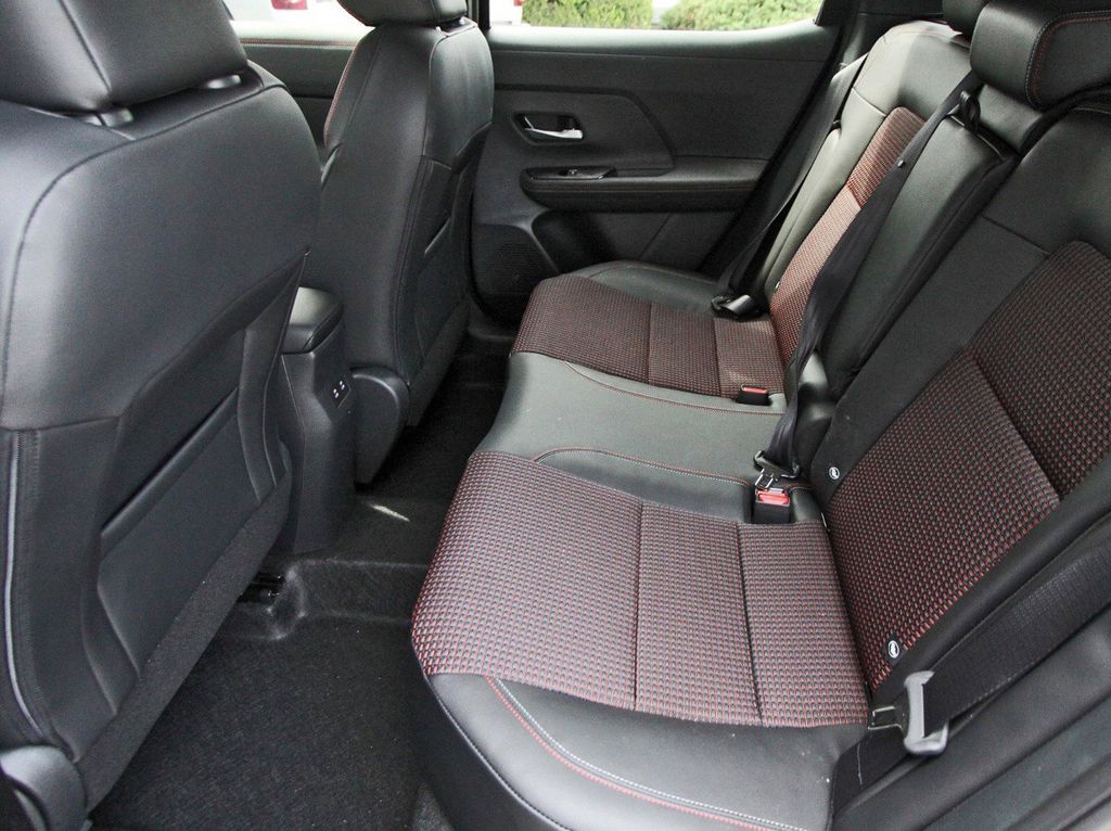 2025 Nissan Kicks SR - 6