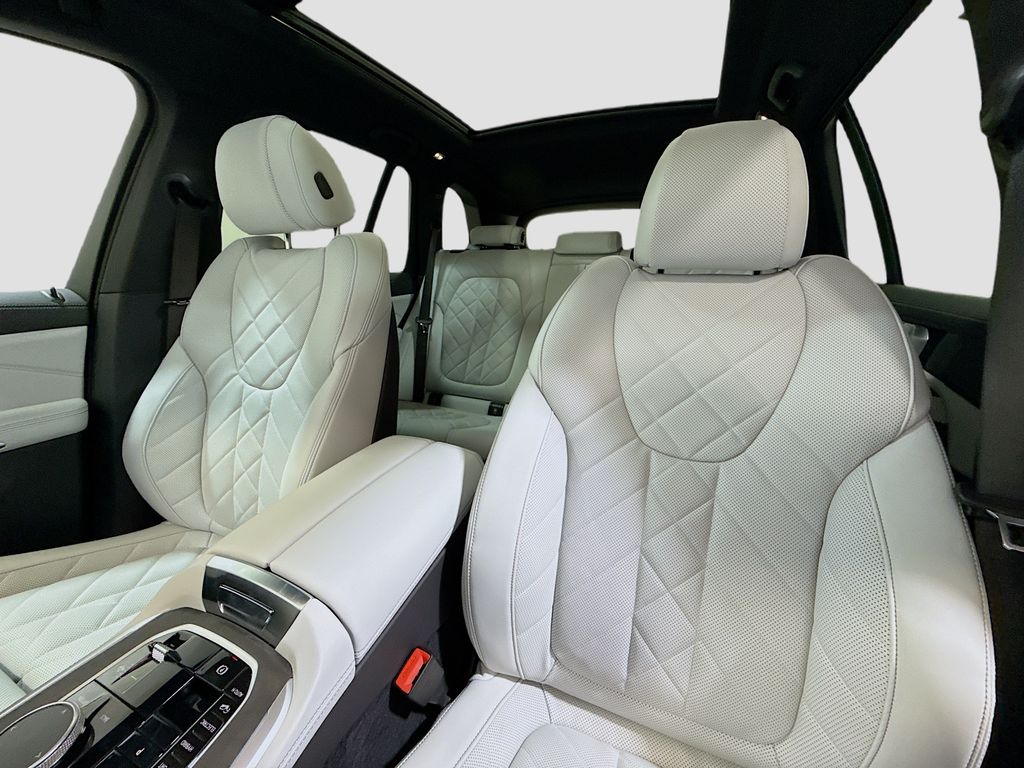 Thumbnail: 2026 BMW X5 - 29