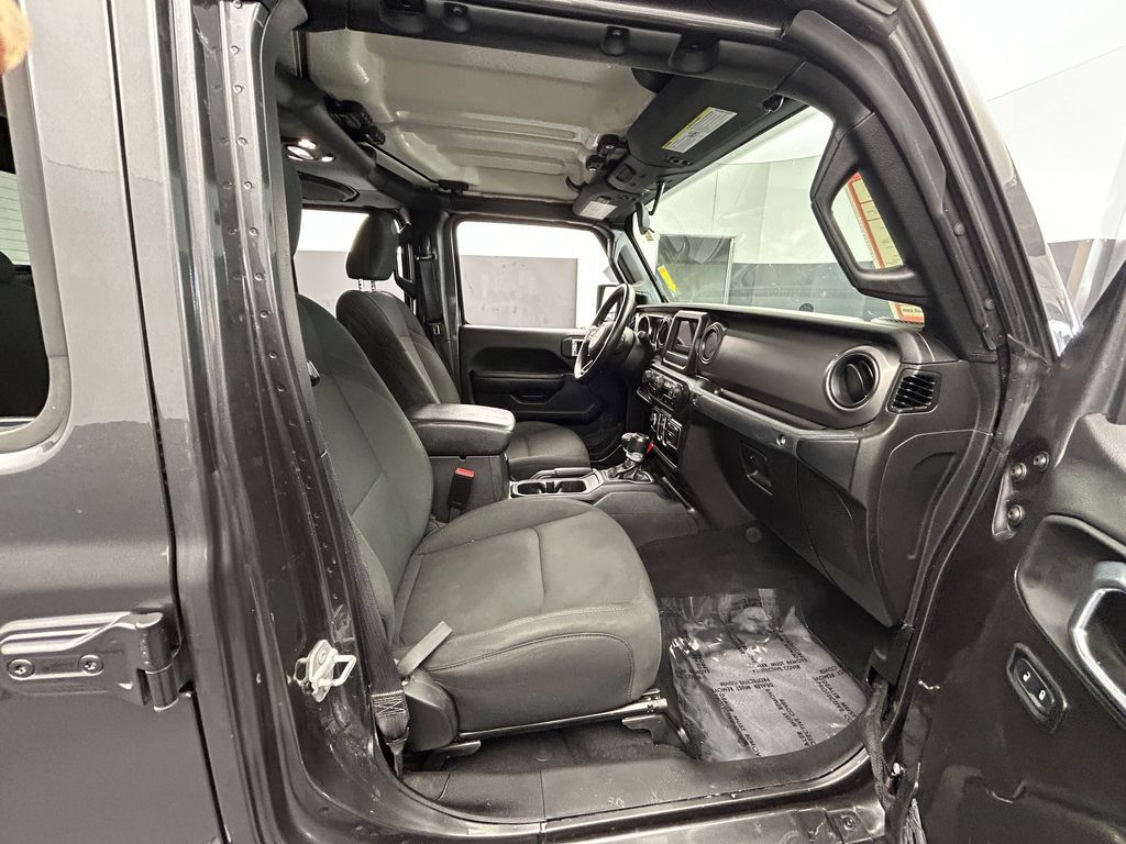 Used 2022 Granite Crystal Metallic Clearcoat Jeep Sport image 34