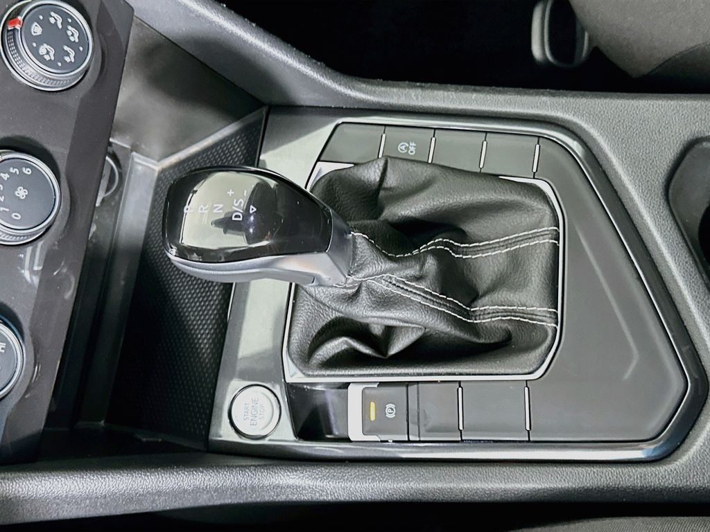 Thumbnail: 2024 Volkswagen Tiguan - 16
