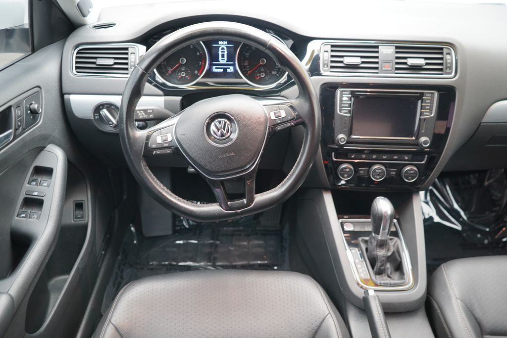 2018 Volkswagen Jetta 1.8T SEL 12