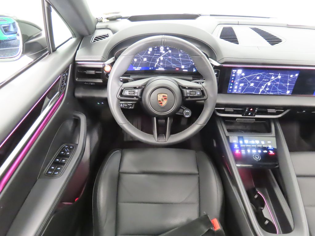 Thumbnail: 2025 Porsche Macan - 15