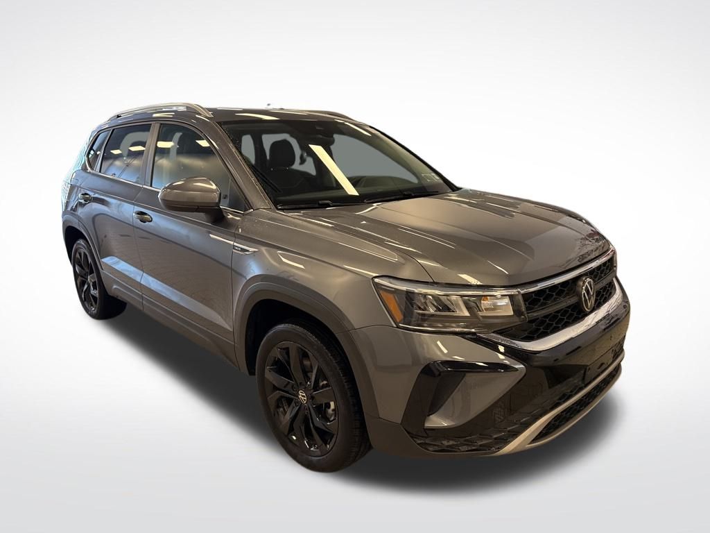 2024 Volkswagen Taos SE photo 5