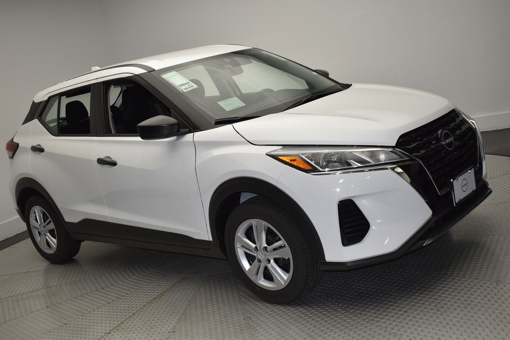 Thumbnail: 2025 Nissan Kicks - 3