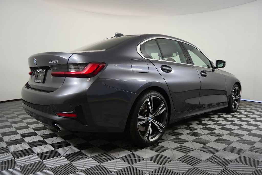 2022 BMW 3 Series 330i 3