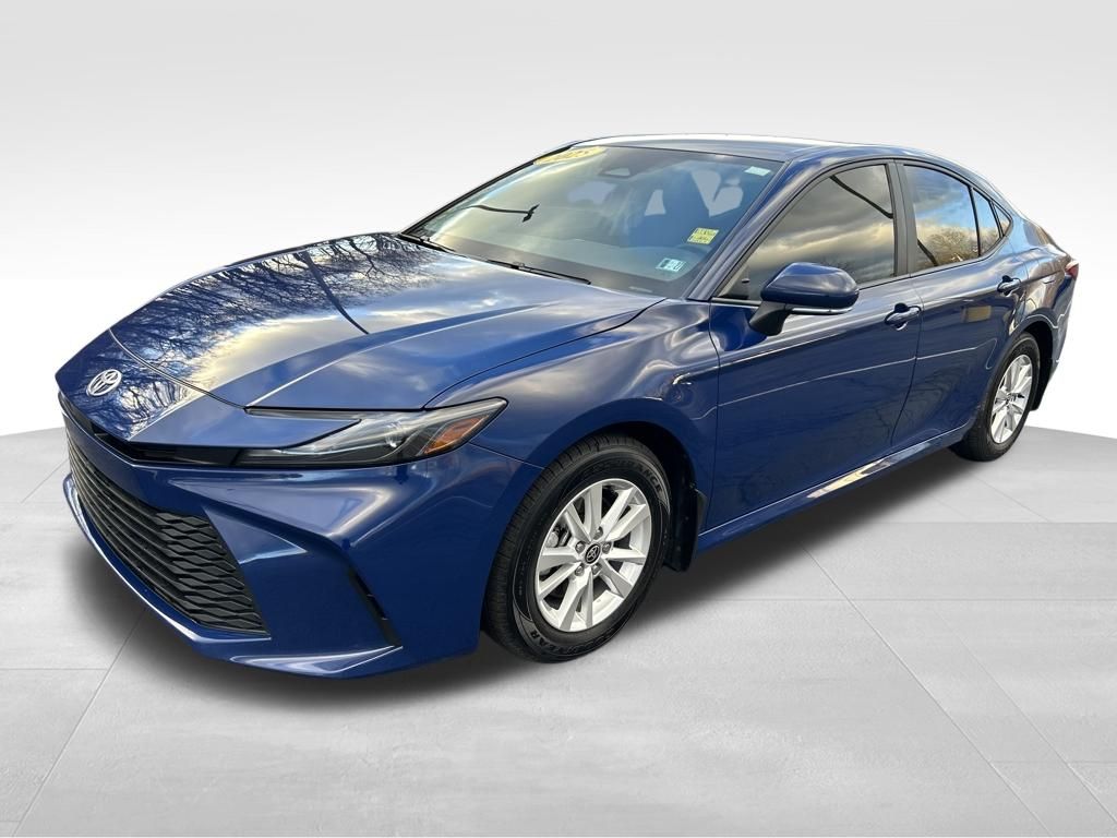 2025 Toyota Camry LE FWD