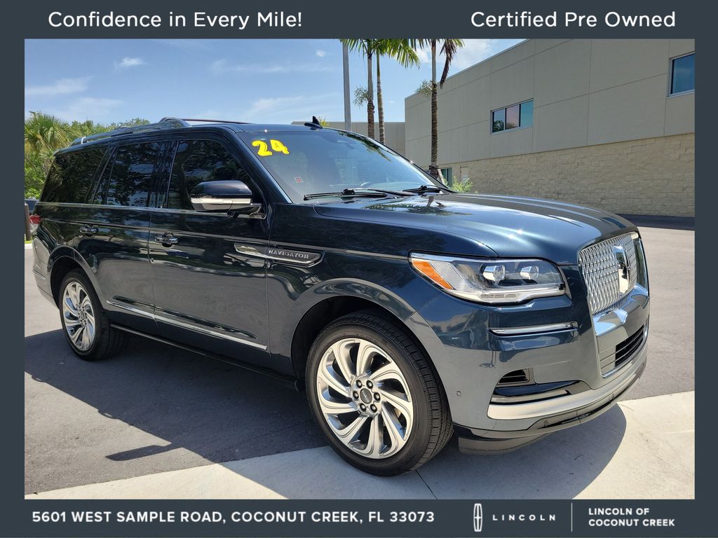 Flight Blue Metallic Clearcoat 2024 Lincoln Navigator SUV / Crossover Four-Wheel Drive Automatic
