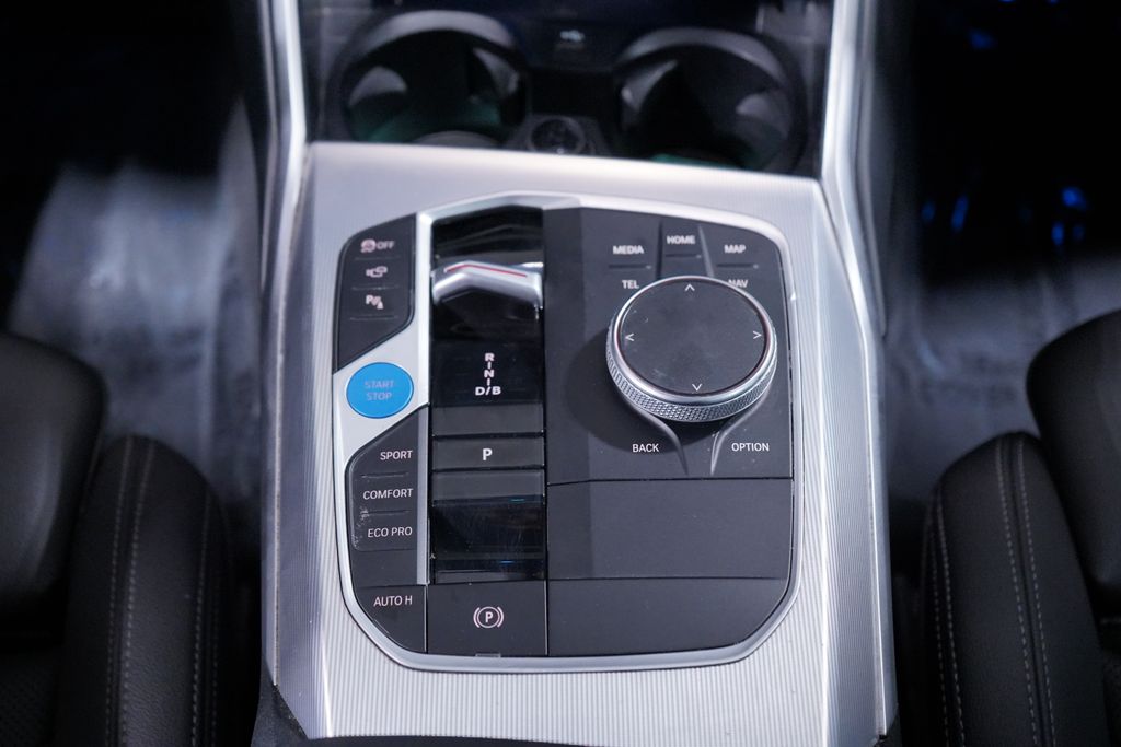 Thumbnail: 2023 BMW i4 - 15