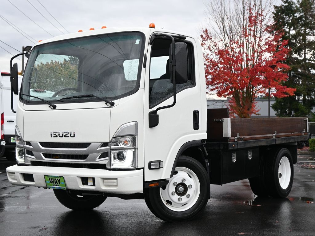 2024 Isuzu NPR HD 