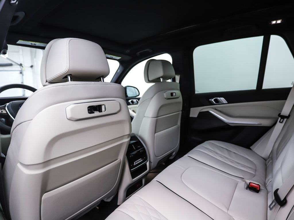 Thumbnail: 2026 BMW X5 - 20