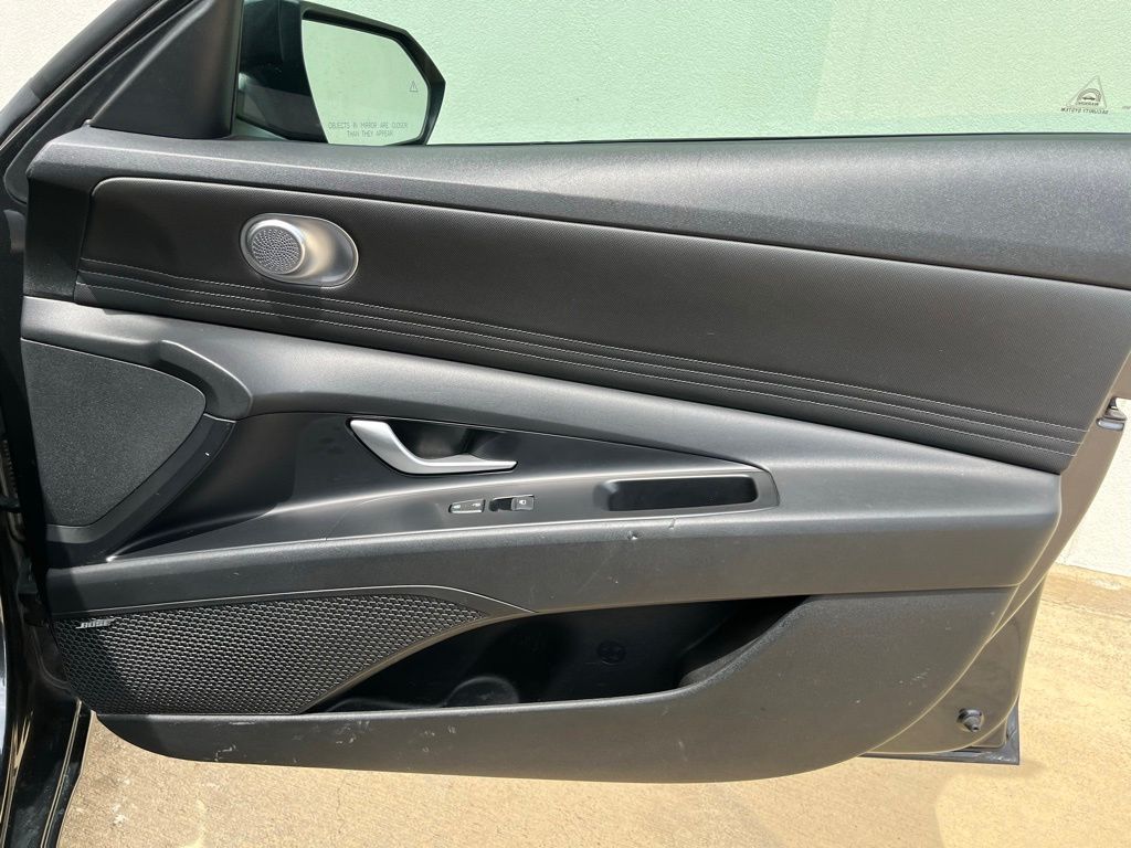 Used Car 2021 Hyundai Elantra  Limited For Sale Under $25,000 In Georgetown, Texas