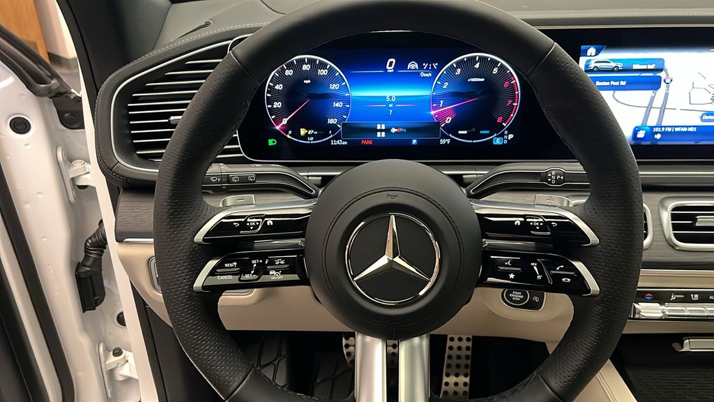 2025 Mercedes-Benz GLS 450 4MATIC 13
