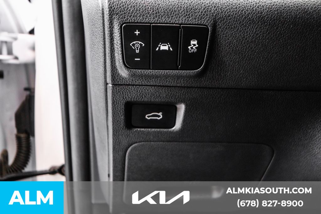 2022 Kia K5 GT-Line photo 26