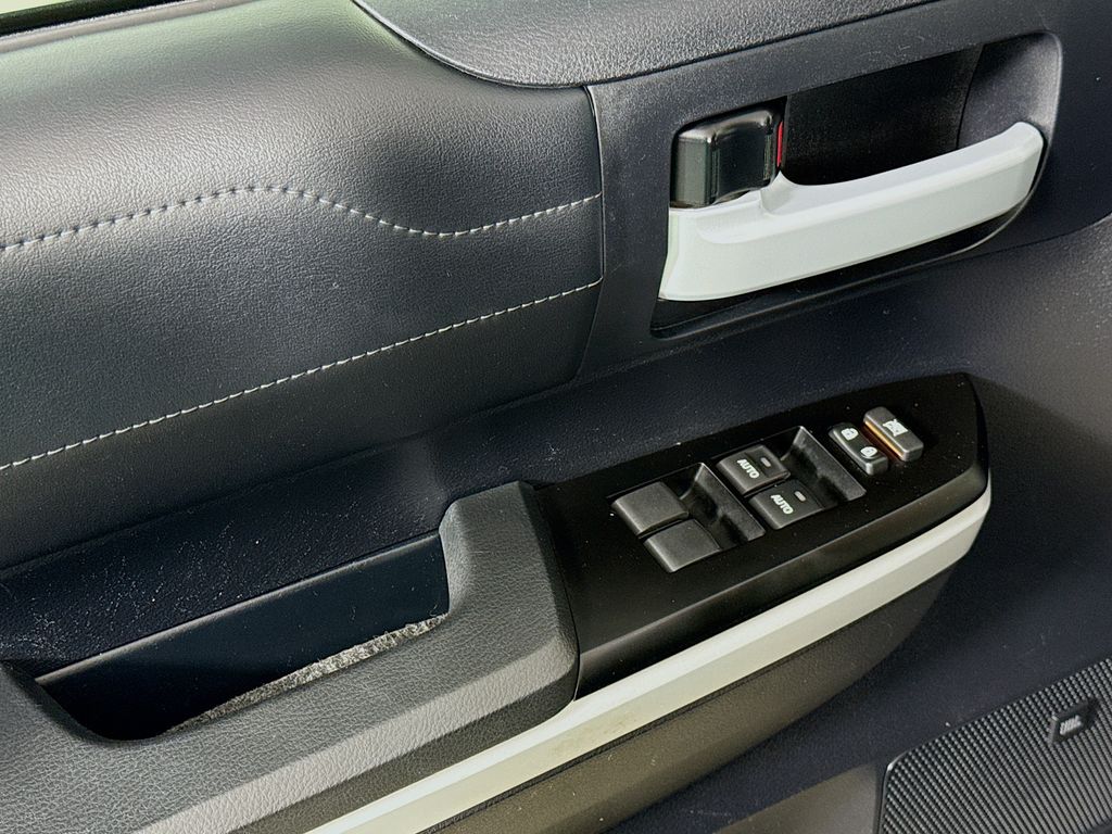 Thumbnail: 2019 Toyota Tundra - 18