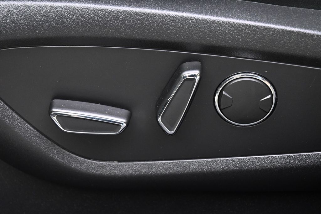 Certified Used 2023 Blue Lincoln Reserve image 13