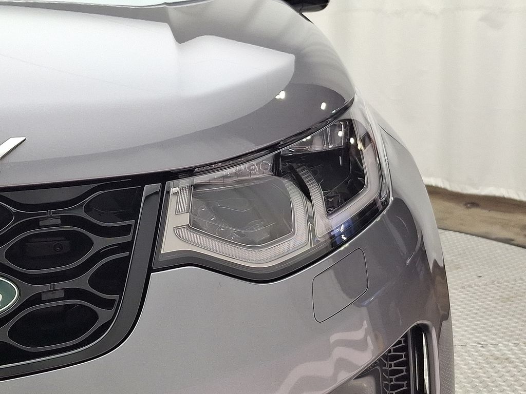 Thumbnail: 2025 Land Rover Discovery Sport - 9