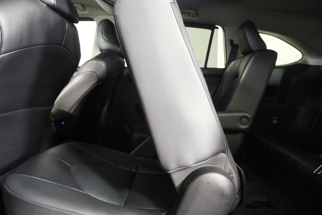 Thumbnail: 2022 Toyota Highlander - 18